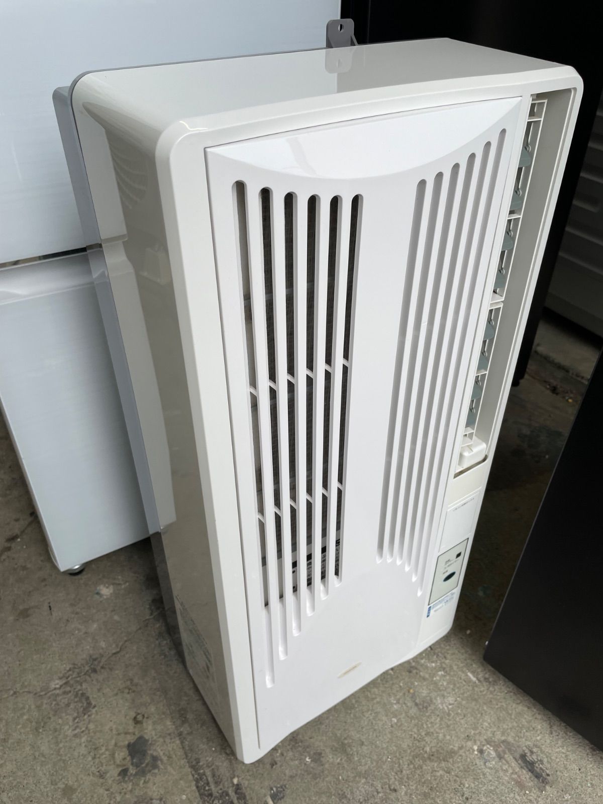 KOIZUMI ルームエアコンウインド形冷房 形名KAW -1692 2019年製