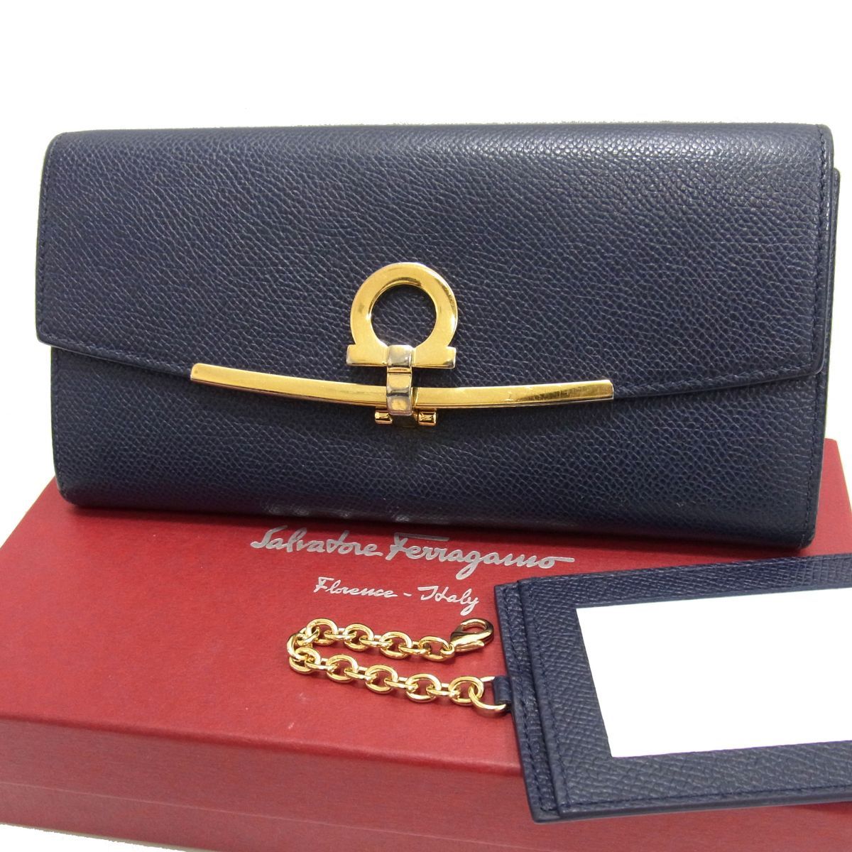 定価99.000円☆FERRAGAMO フェラガモ ガンチーニ クリップ 長財布 レディース IDケース付き イタリア製 箱付き 定価99.000円☆FERRAGAMO フェラガモ ガンチーニ クリップ 長財布