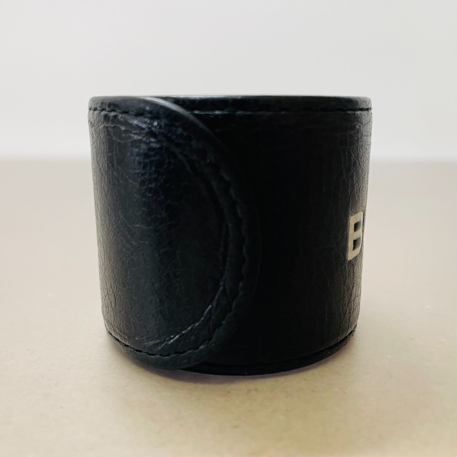 BALENCIAGA ブラック レザーバングル ブレスレット C2598 60サイズ発送