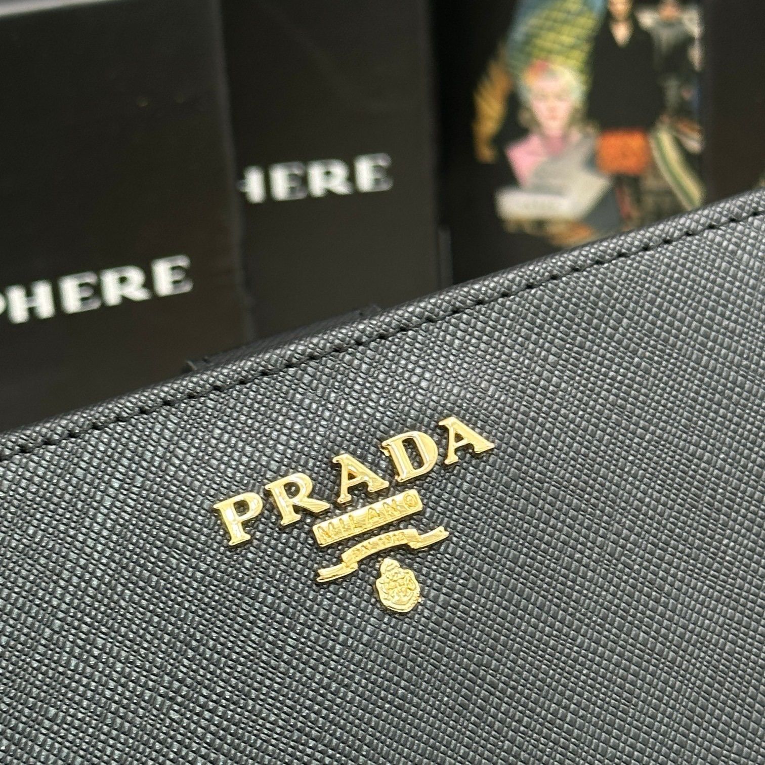 即購入ok☆Prada プラダ 二つ折り財布 ノベルテ - メルカリ