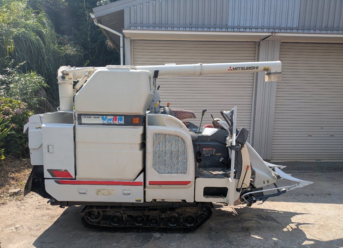 鹿児島発 三菱 2条刈り ディーゼルエンジンコンバインVM6 送料別