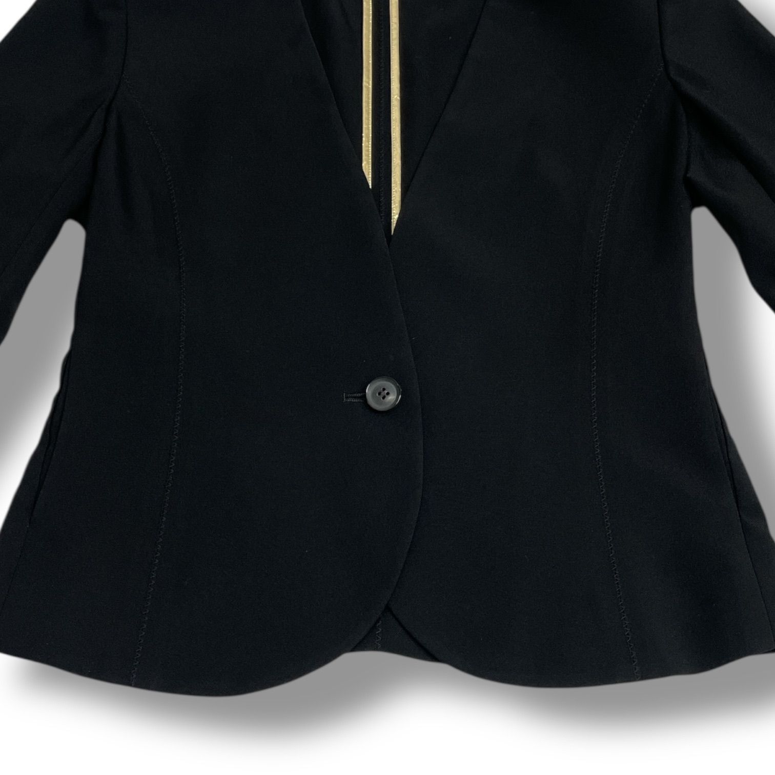 【美品】BEIGE. ベイジ 日本製　長袖　Vネック 上質 ノーカラージャケット 美品】BEIGE. ベイジ 日本製 長袖 Vネック 上質 ノーカラー