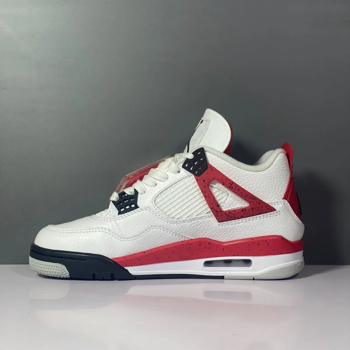 Nike Air Jordan 4 Red Cement - Size dh6927-161新品未使用Nike Air Jordan 4 Retro  Mid Red Cement - UK 10 US 11 - 新品 - 新品です!