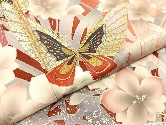 （451）振袖 黒地 花柄 蝶金駒刺繍 寛斎 451）振袖 黒地 花柄 蝶金駒刺繍 寛斎