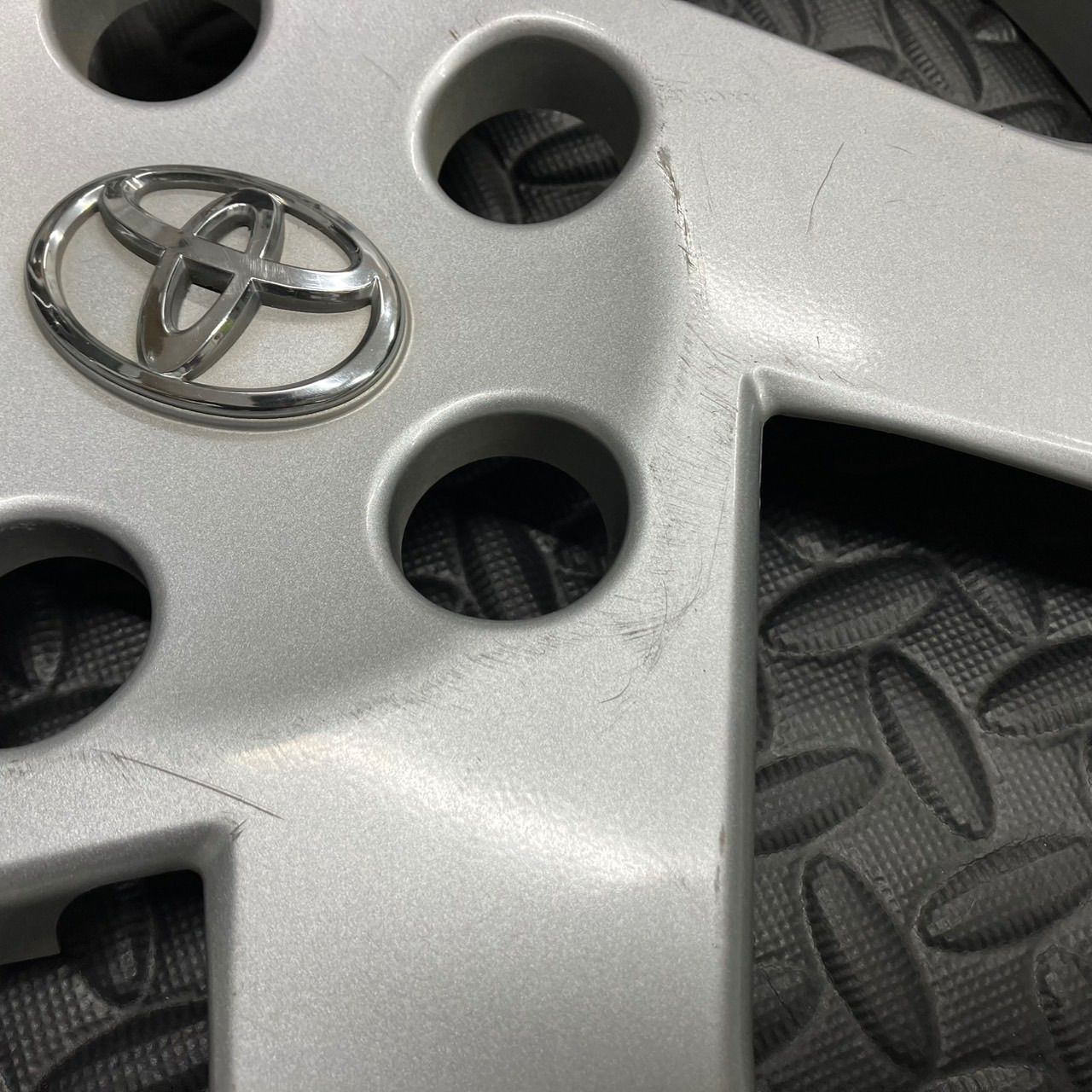 トヨタ 純正 プリウス 50系 PHV用ホイールキャップ 4枚セット 貴少