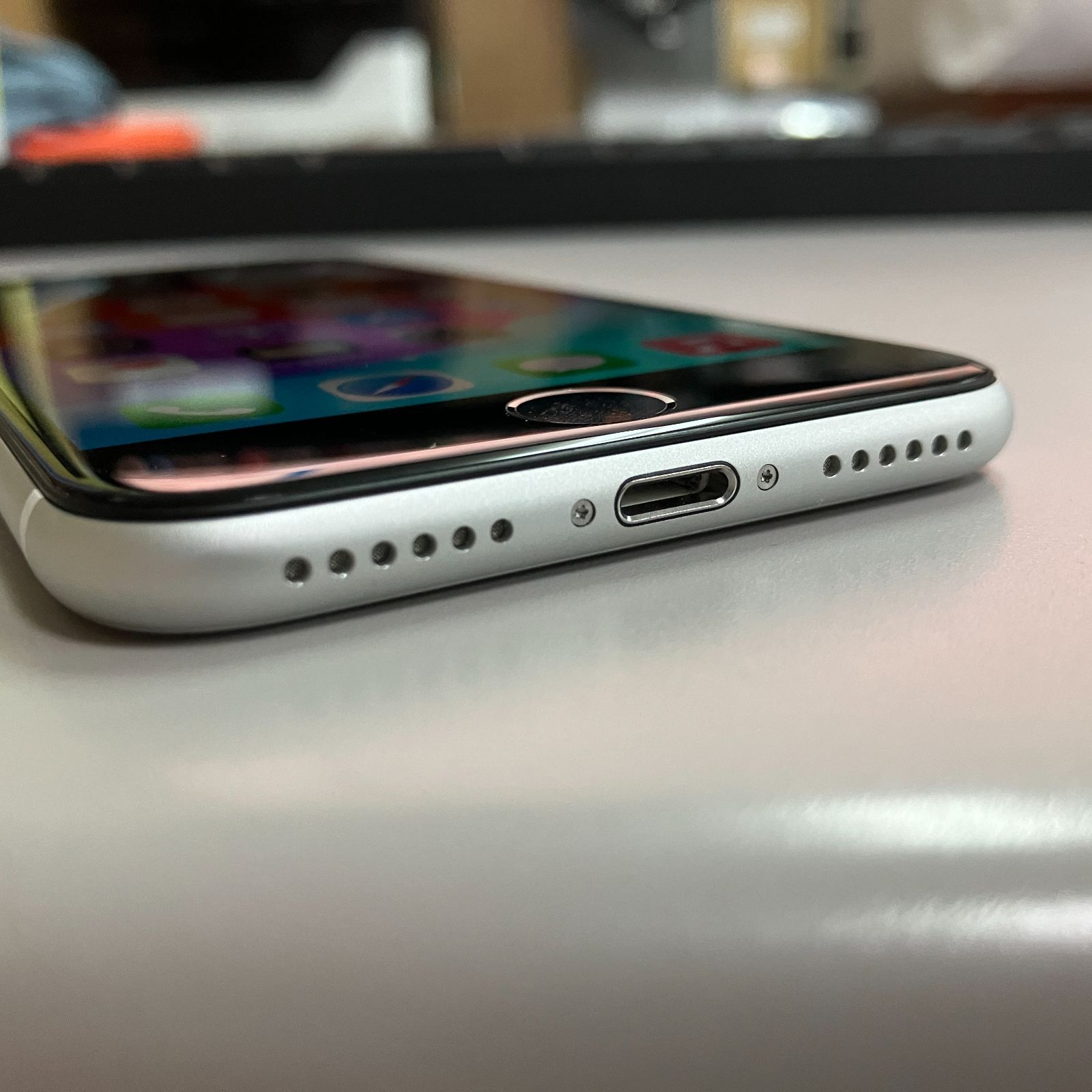 iPhone SE(第2世代) SE2 64GB ホワイト SIMロック解除済み No.69 iPhone SE(第2世代) SE2 64GB ホワイト SIMロック解除済み No.69