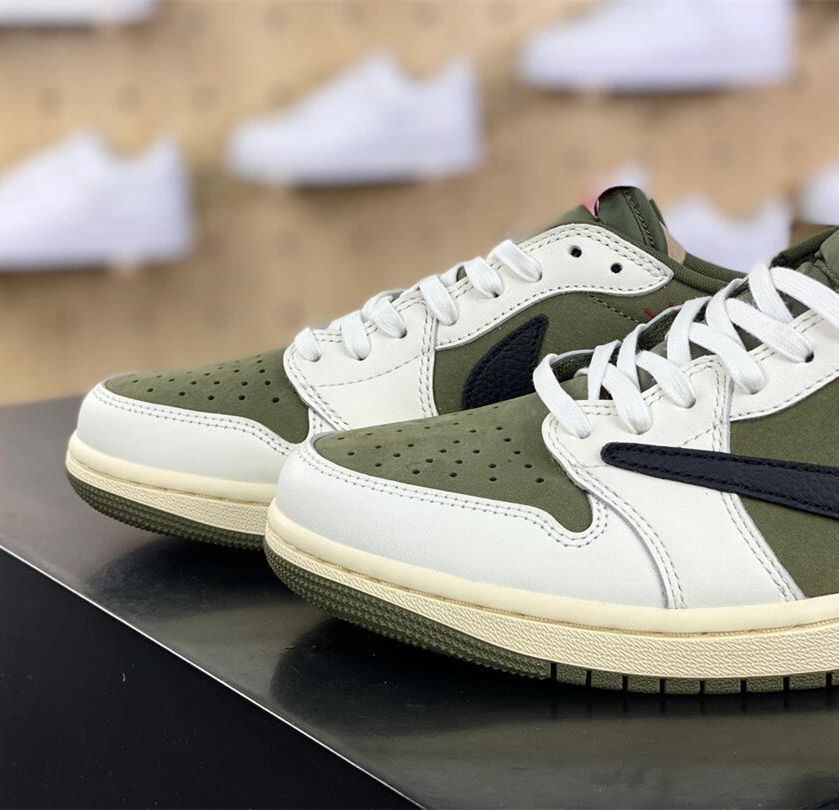 Travis Scott × Nike Air Jordan 1 Low OG SP 