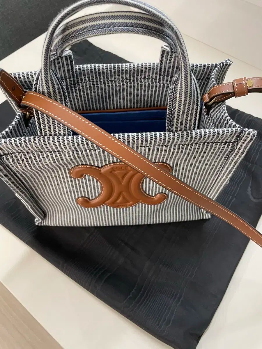 Celine セリーヌ スモール テールカバーバッグ