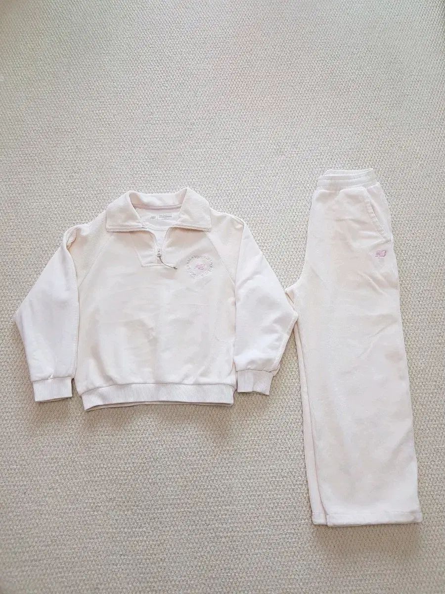 ニューバランス キッズ ベロア 上下セット 140