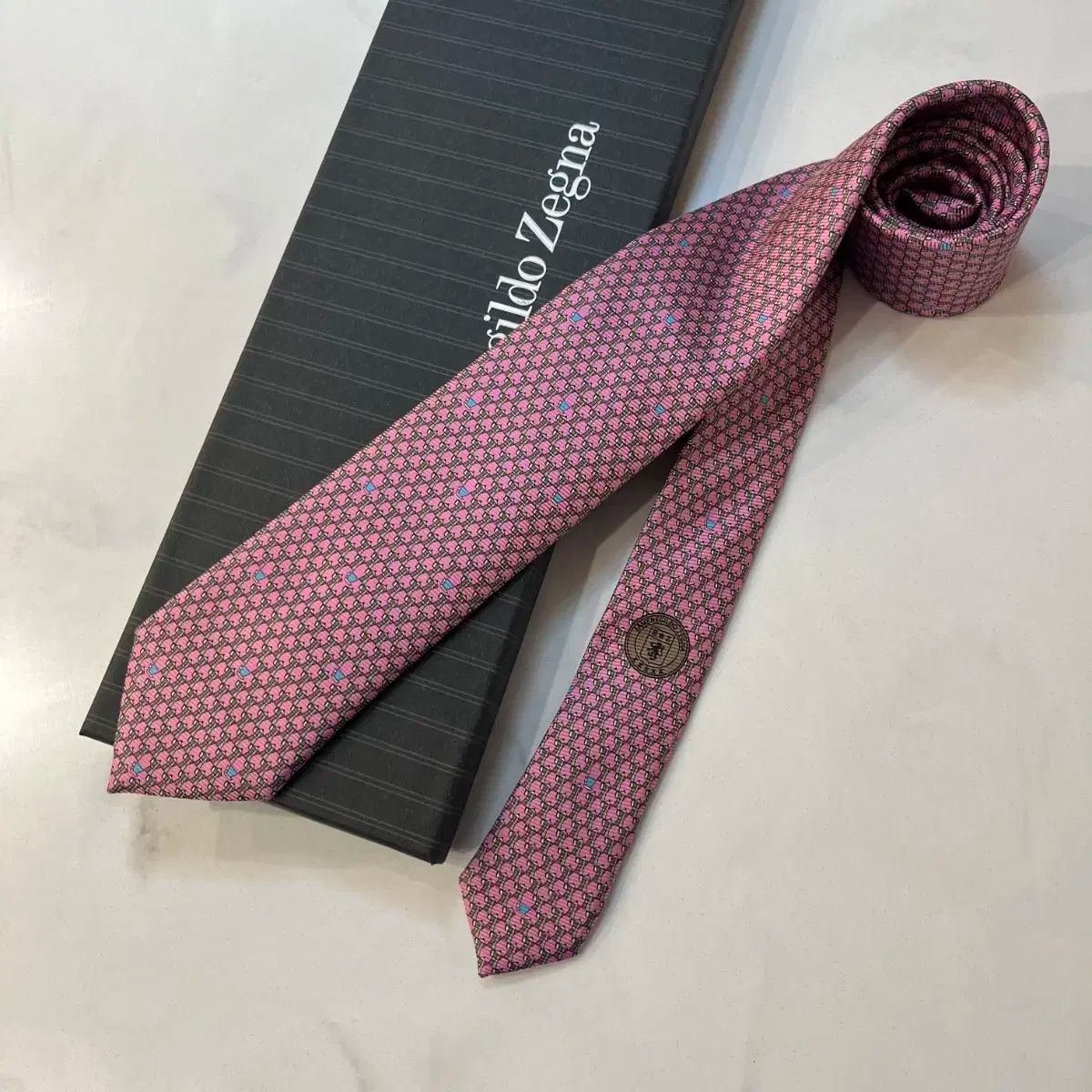 美品 エルメネジルドゼニア ネクタイ ハイブランド ソリッドタイ 無地