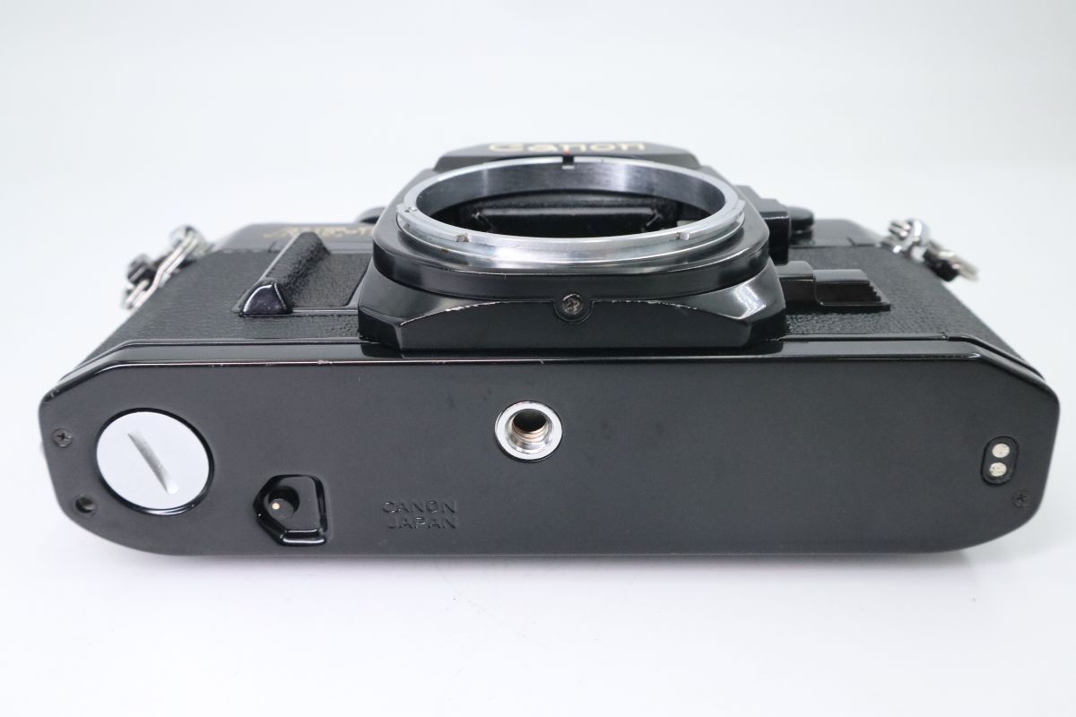 キャノン Canon AE-1 ブラックボディ Canon AE-1 Black Body (#3931) - OldCamsByJens