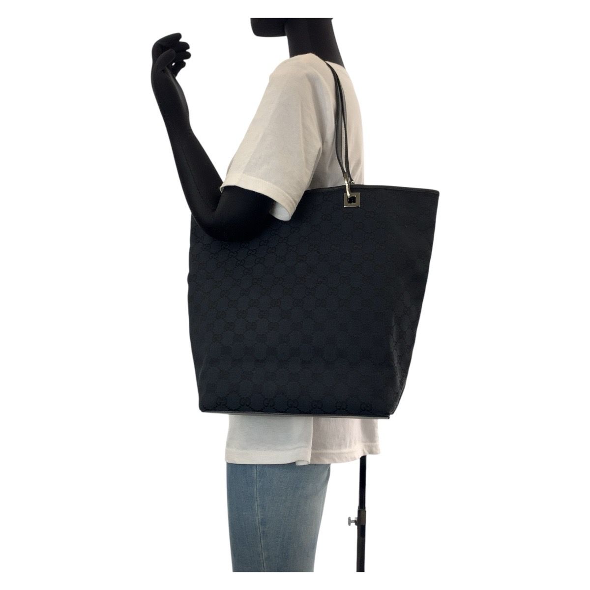 美品 GUCCI グッチ ブラック 黒 シルバー金具 GGキャンバス