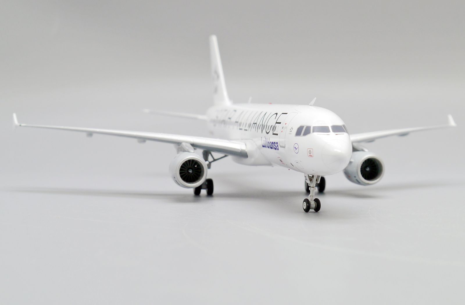 ルフトハンザ A320 D-AIQS 1/200 Jcwings ルフトハンザ A320 D-AIQS 1/200 EW2320013 - メルカリ