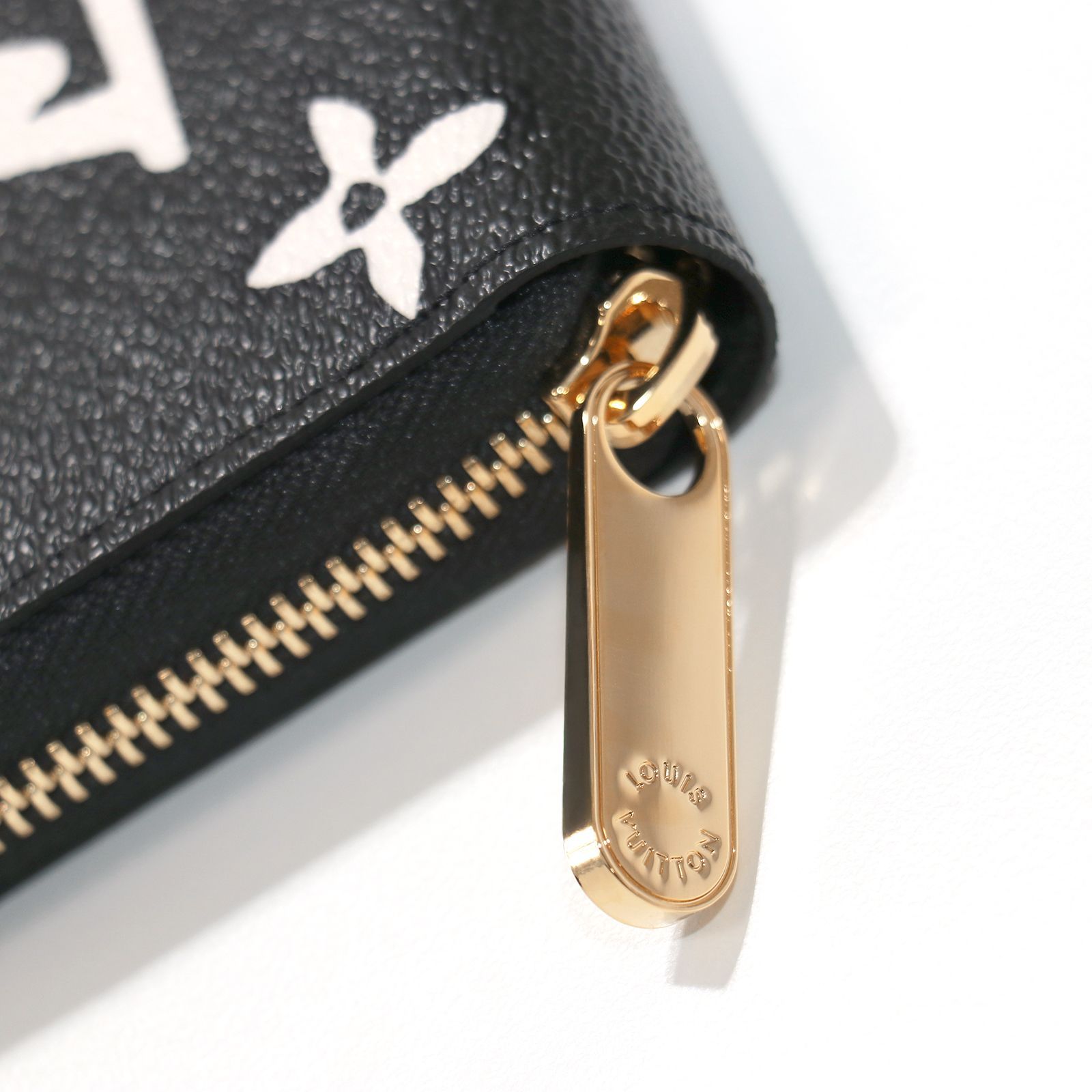 【新品】Louis Vuitton モノグラム アニマル 長財布 M80683 明日着 限定 アニマルxモノグラム 黒 ZIPPY 長財布 ルイヴィトン