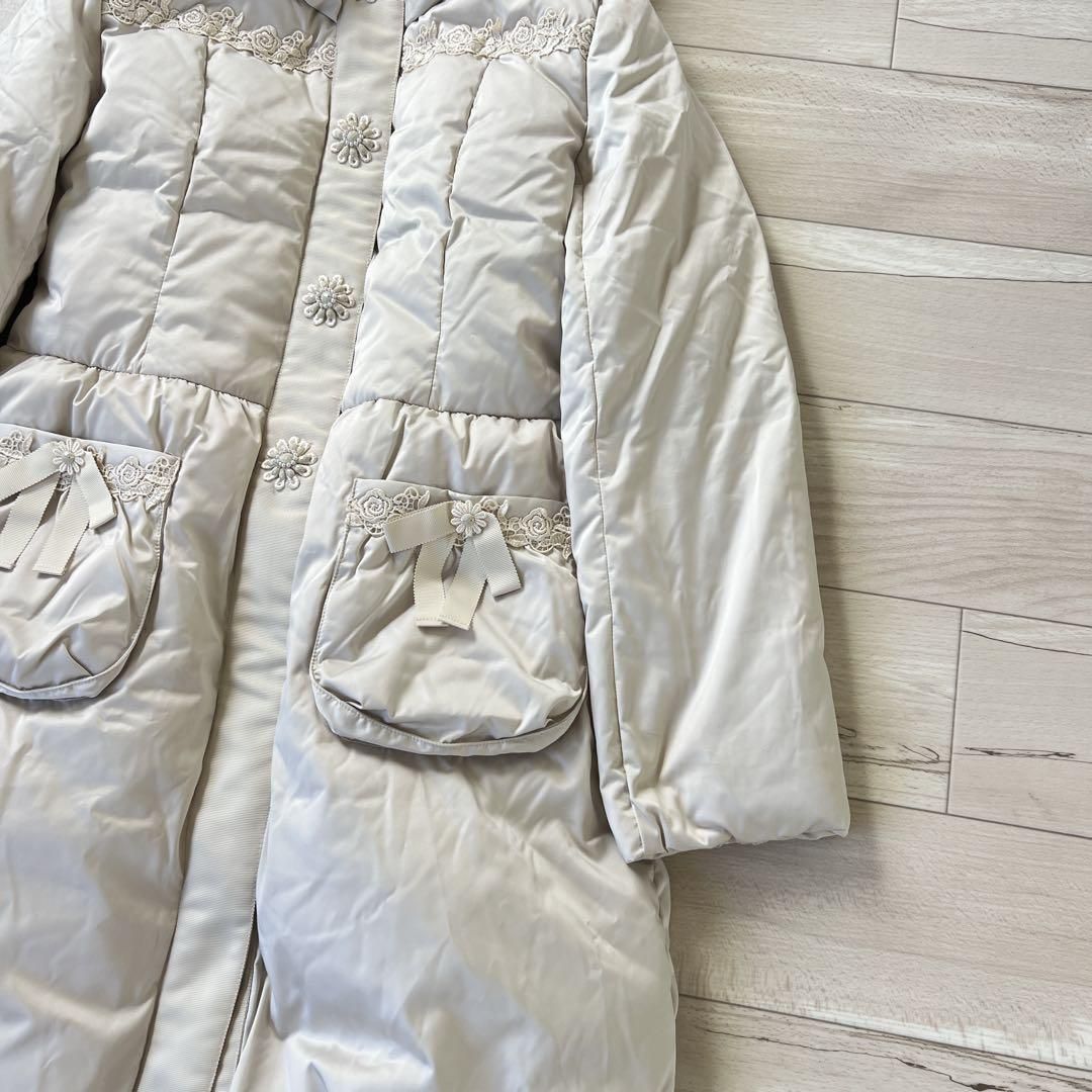 美品　Super Beauty ロングダウンコート 花柄刺繍×ビジュー　裏地総柄 美品 Super Beauty ロングダウンコート 花柄刺繍×ビジュー 裏地