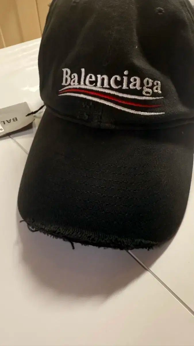 BALENCIAGA バレンシアガ ダメージ加工 ボールキャップ L