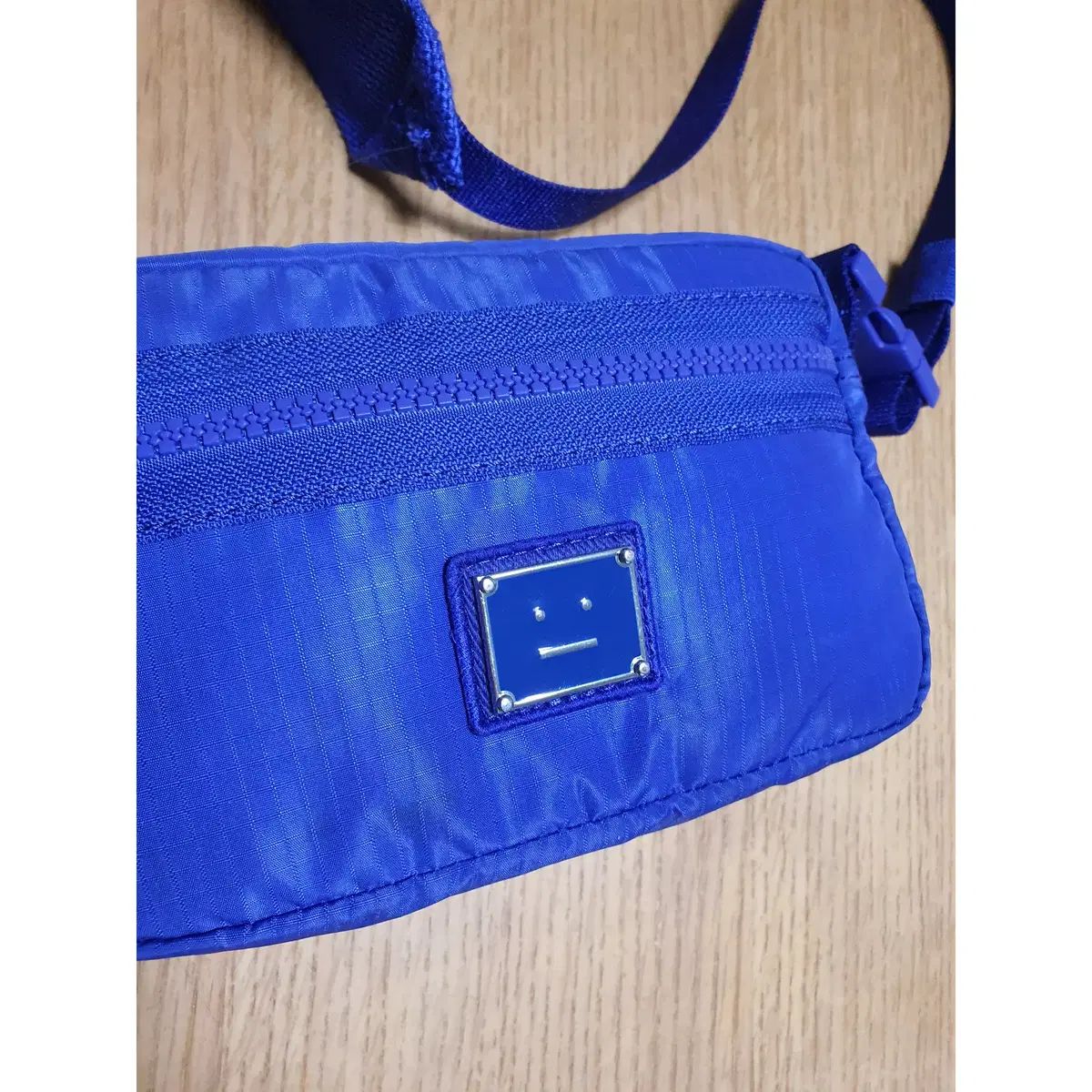 生産完了品 Acne Studios アクネストゥディオズ ウルトラマリン クロスバッグ