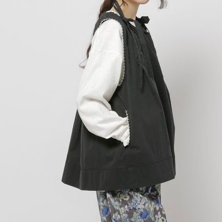 新品・未使用品 niko and ステッチリボンベスト 品番 234839 ブラック