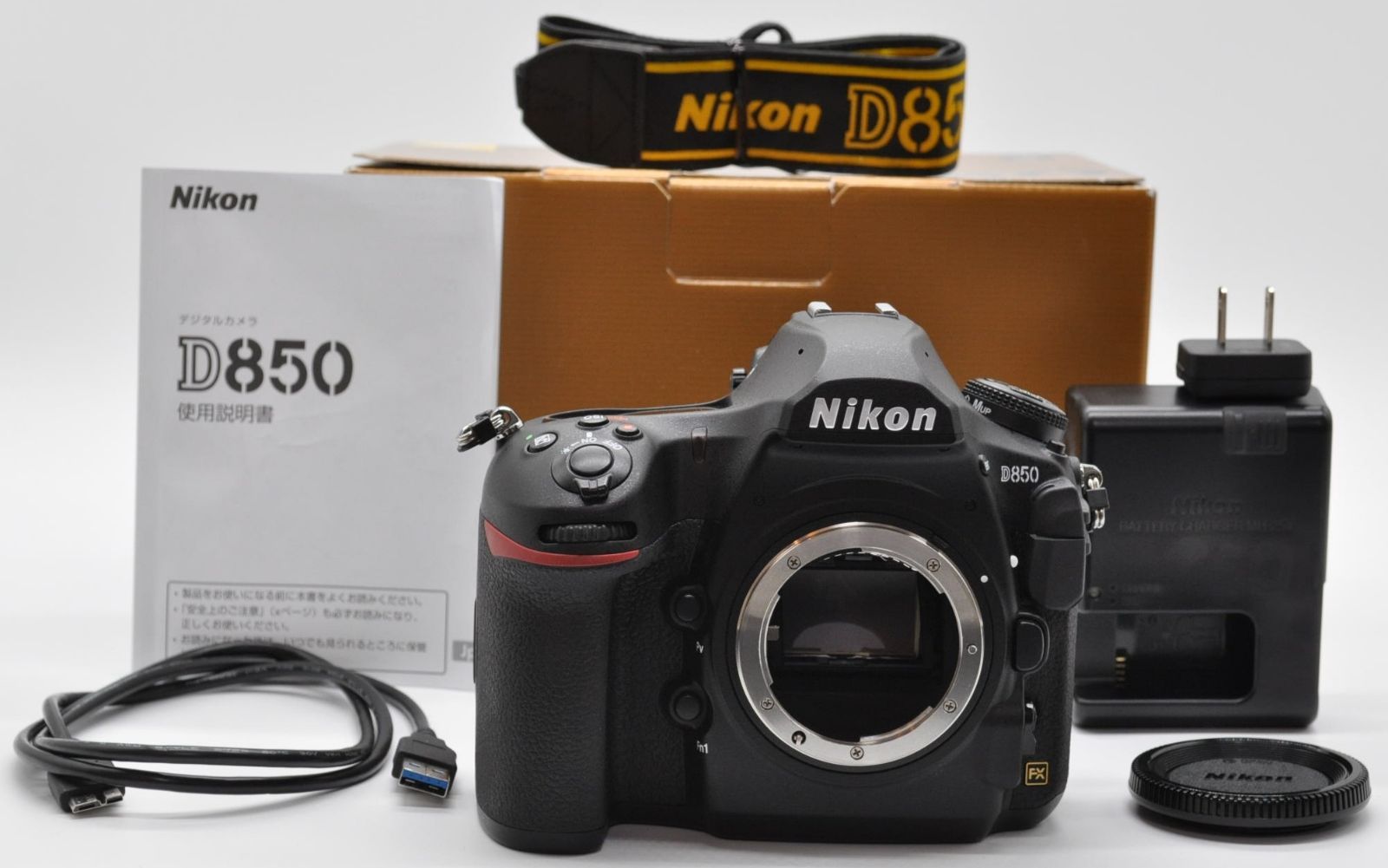 ニコンD850美品　他レンズ2本付き ニコンD850美品 他レンズ2本付き ニコンD850美品 他レンズ2