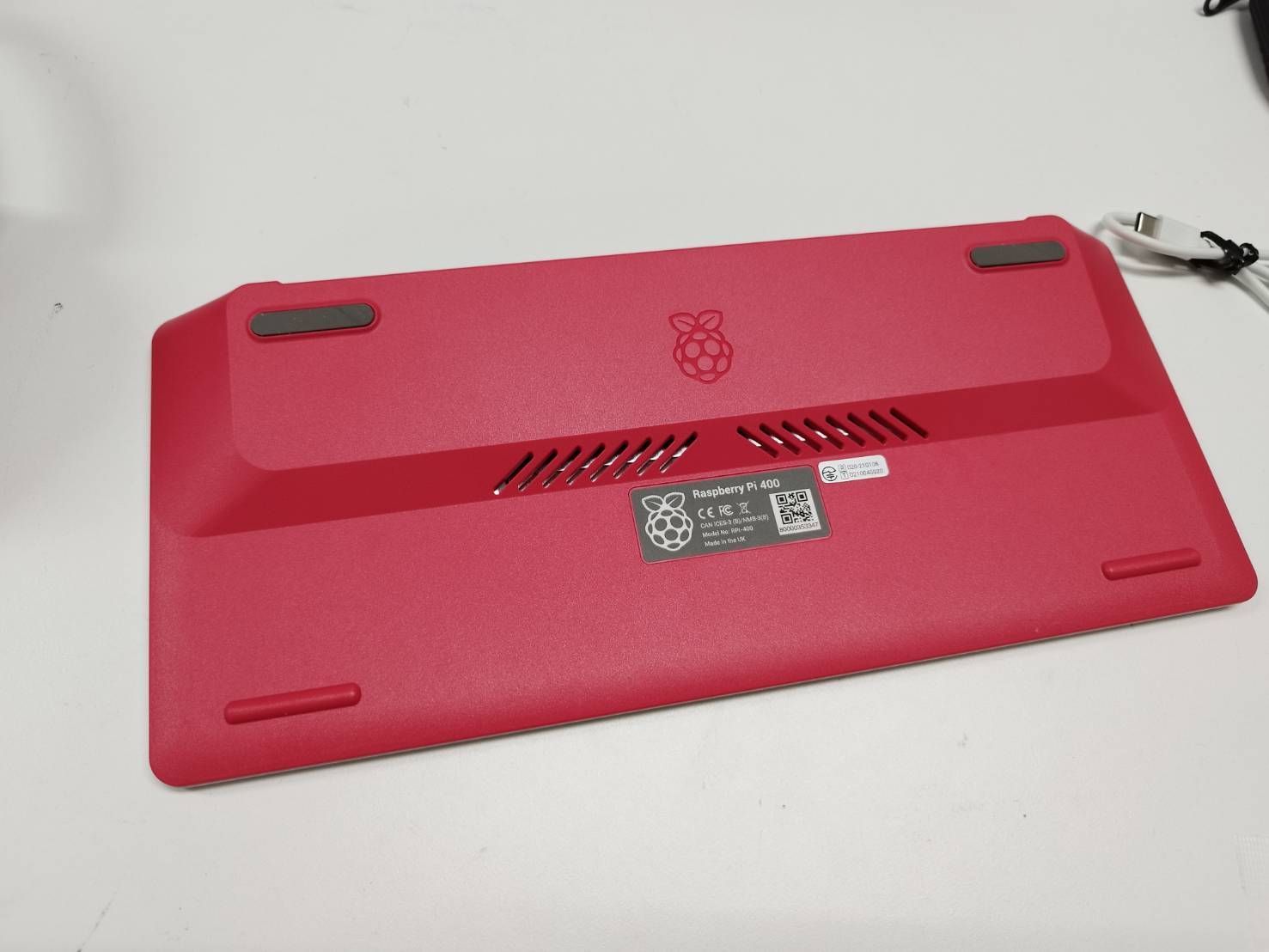 Raspberry Pi 400 パーソナルコンピューターキット 日本語版 Raspberry