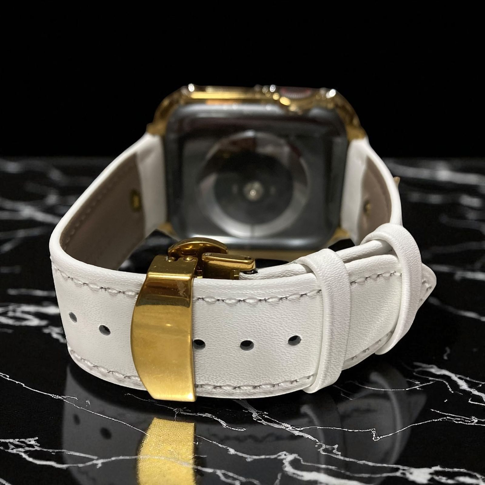 アップルウォッチバンド レザーベルト Apple Watch保護カバーケース 