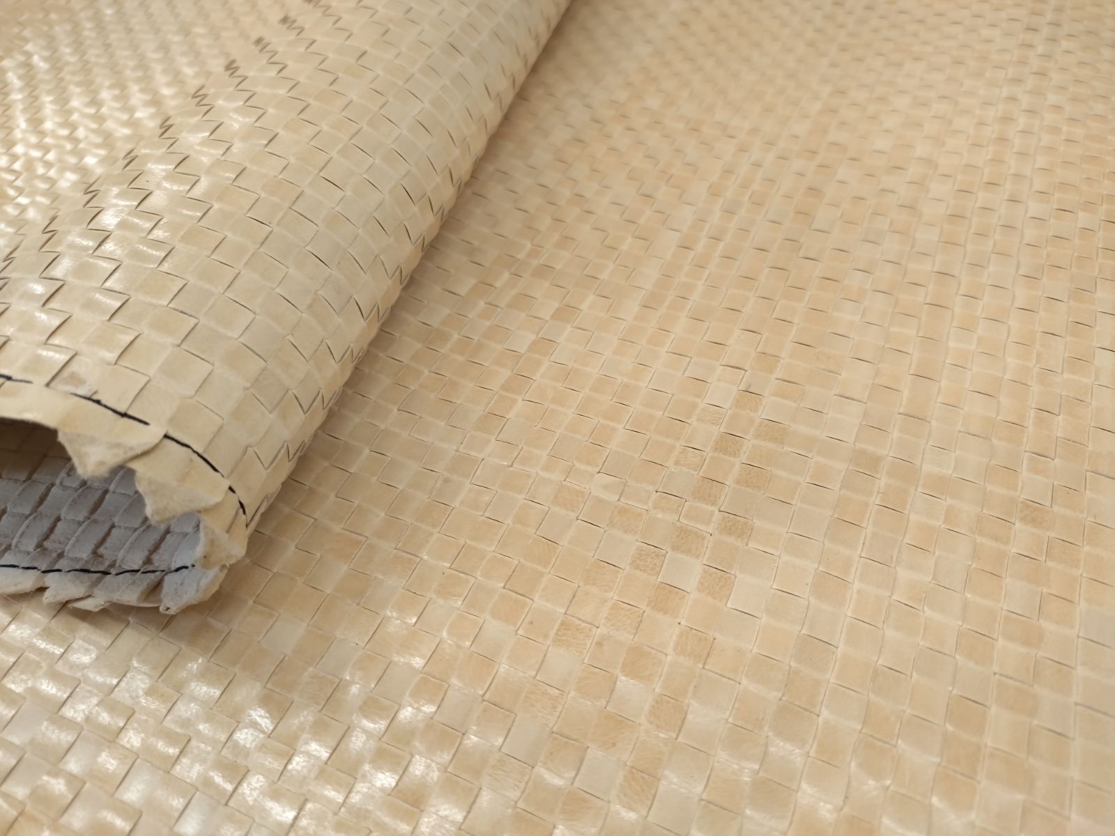 62cm✕330cm アイボリー