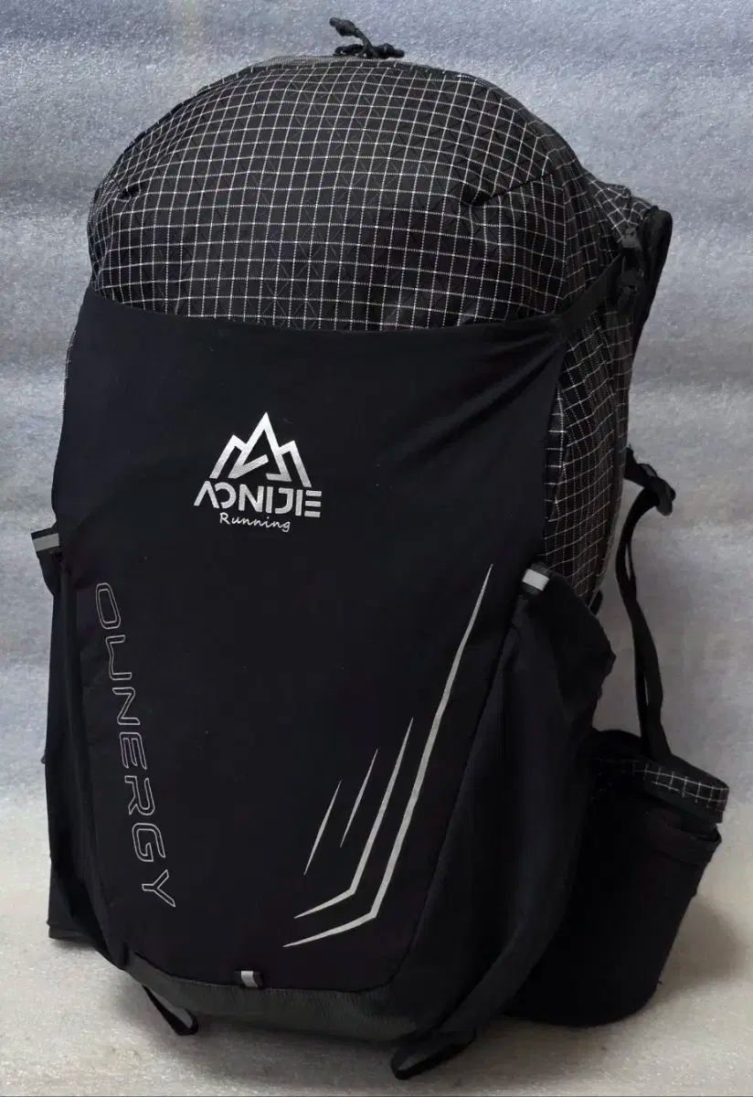 おにじ OUNERGY ランニングバックパック スモールトレイルバックパック バイクバッグ 20 リットル