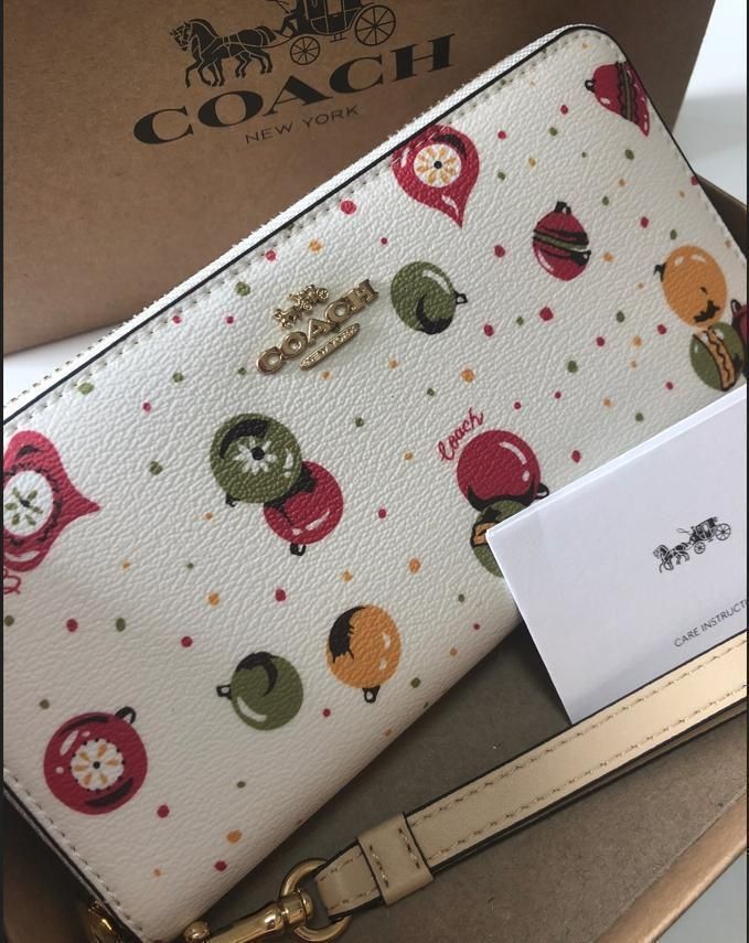 COACH コーチ オーナメント プリント ジップアラウンド 長財布