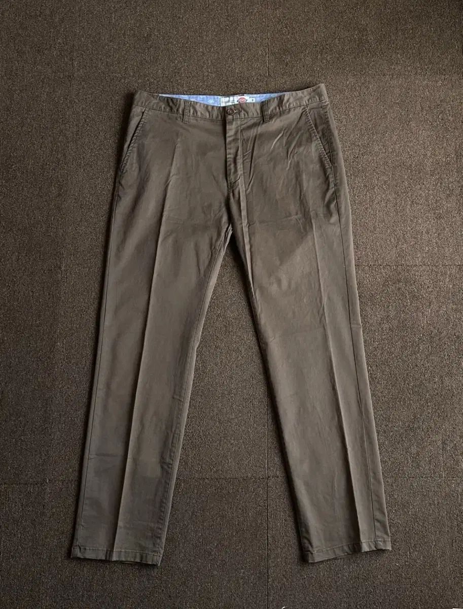 【雷市場（ポンジャン）商品韓国直送】 DICKIES(ディッキーズ) チノパンツ 38 サイズ