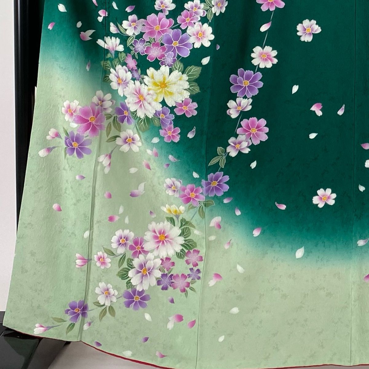 振袖 身丈162cm 裄丈68cm L 袷 桜 桜の花びら 銀彩 染め分け 緑 正絹 美品 名品 【中古】 - メルカリ