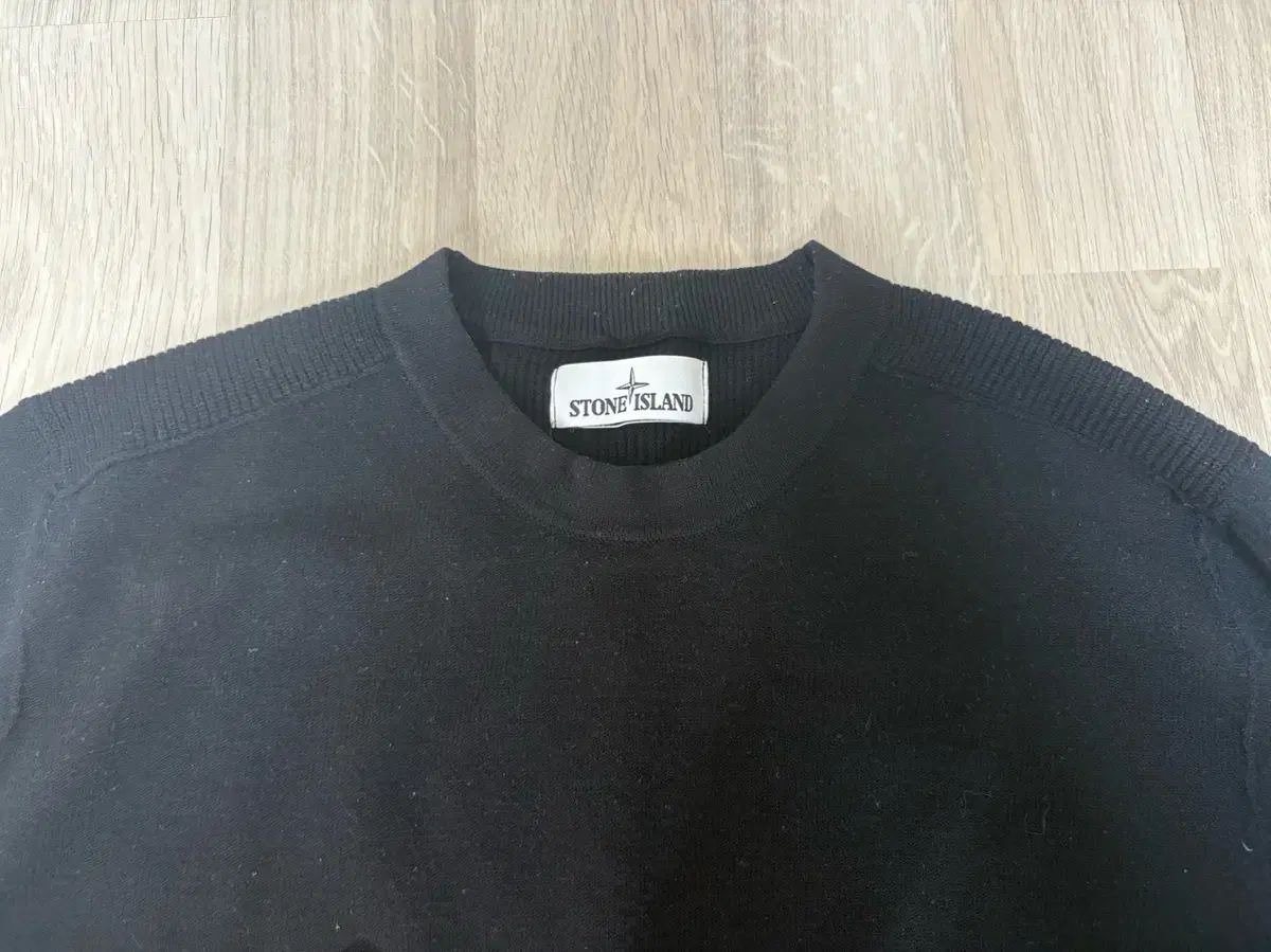 STONE ISLAND 黒 ニット・セーター STONE ISLAND(ストーンアイランド