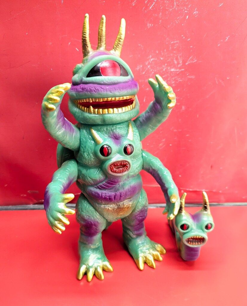 AWSOMETOY|MEDICOM TOY 4本腕 バクラー 寄生虫バクラー 蛍光緑