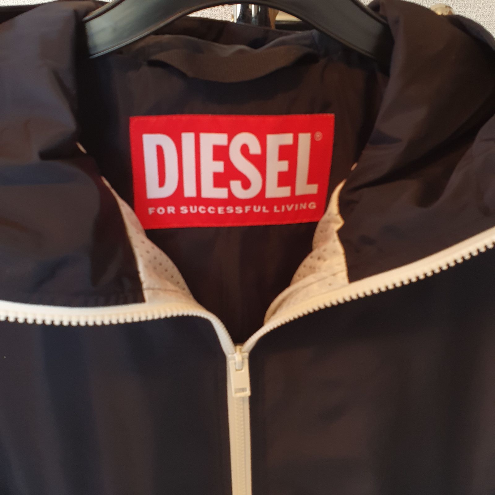 新品・未使用】DIESEL KIDS J-Wallyフーデッドナイロンジャケット ブラック J01088KXBBN - メルカリ