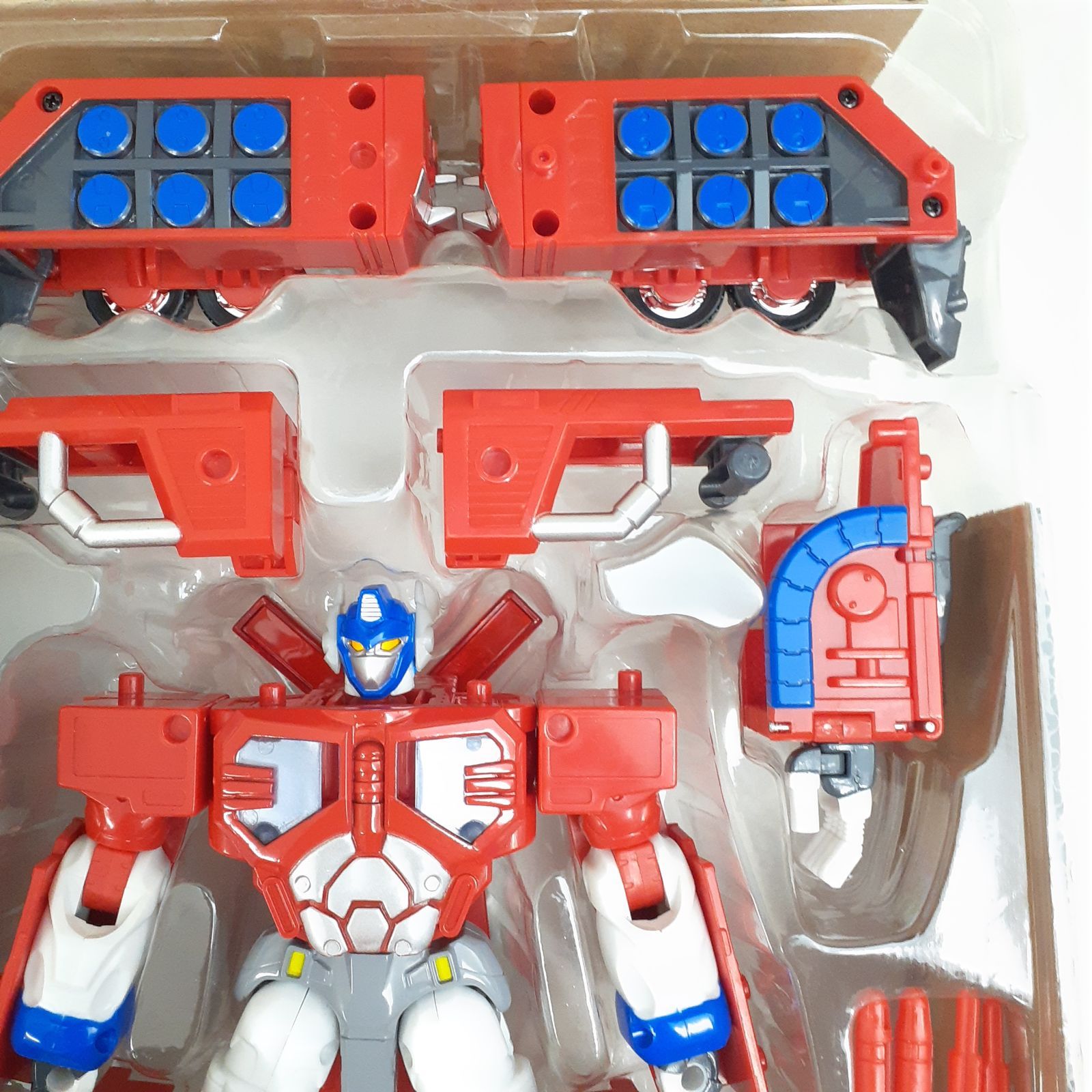 izu☆未開封品☆トランスフォーマー カーロボット 復刻版 ゴッド