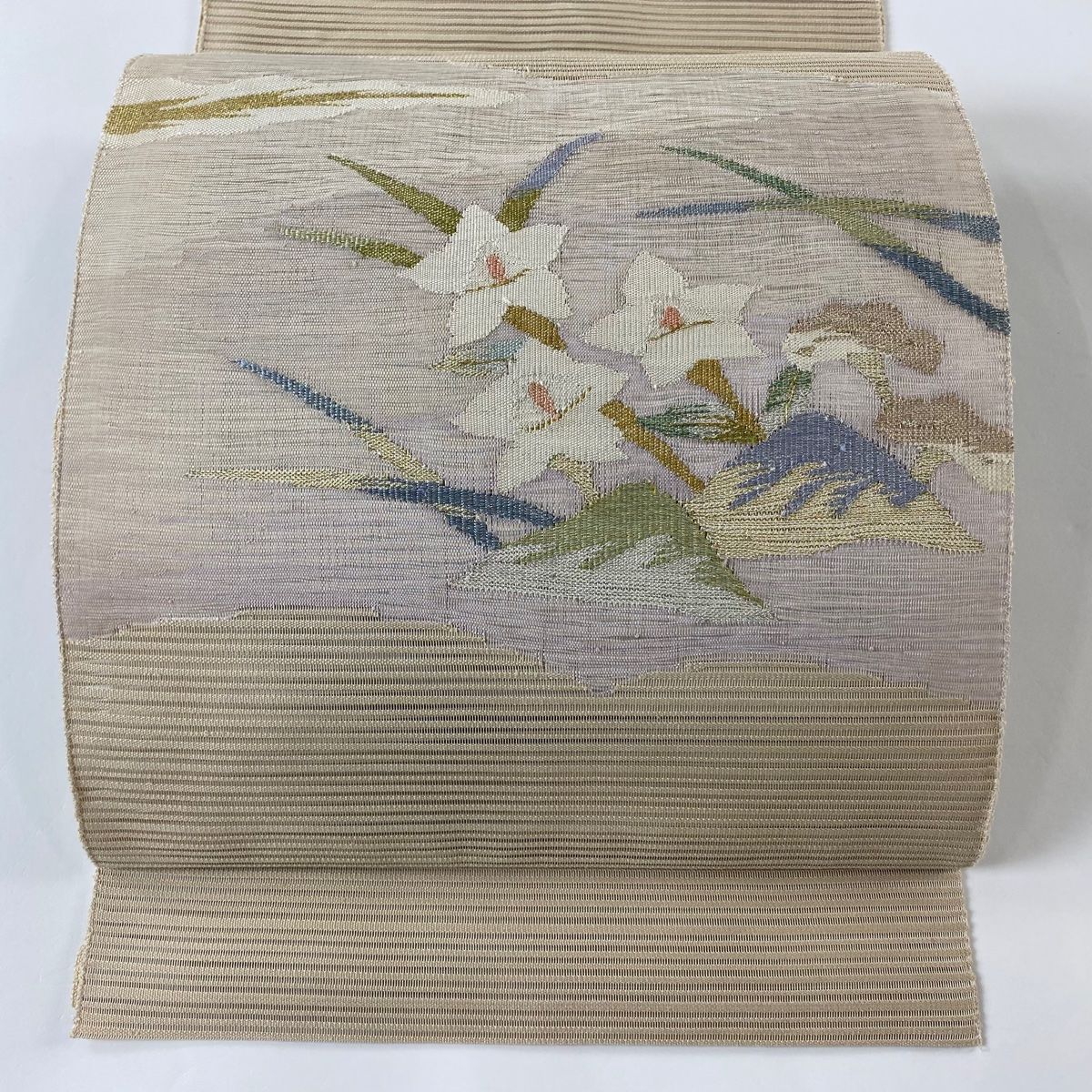 名古屋帯　茶　金糸使い　未使用　帯付き ドークブア□九寸開き名古屋帯 縮緬 金彩駒刺繍 枝垂れ桜 茶鼠