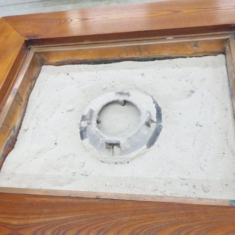 囲炉裏座卓 欅けやき 天然木 無垢材 囲炉裏 座敷机 火鉢 灰付き - メルカリ