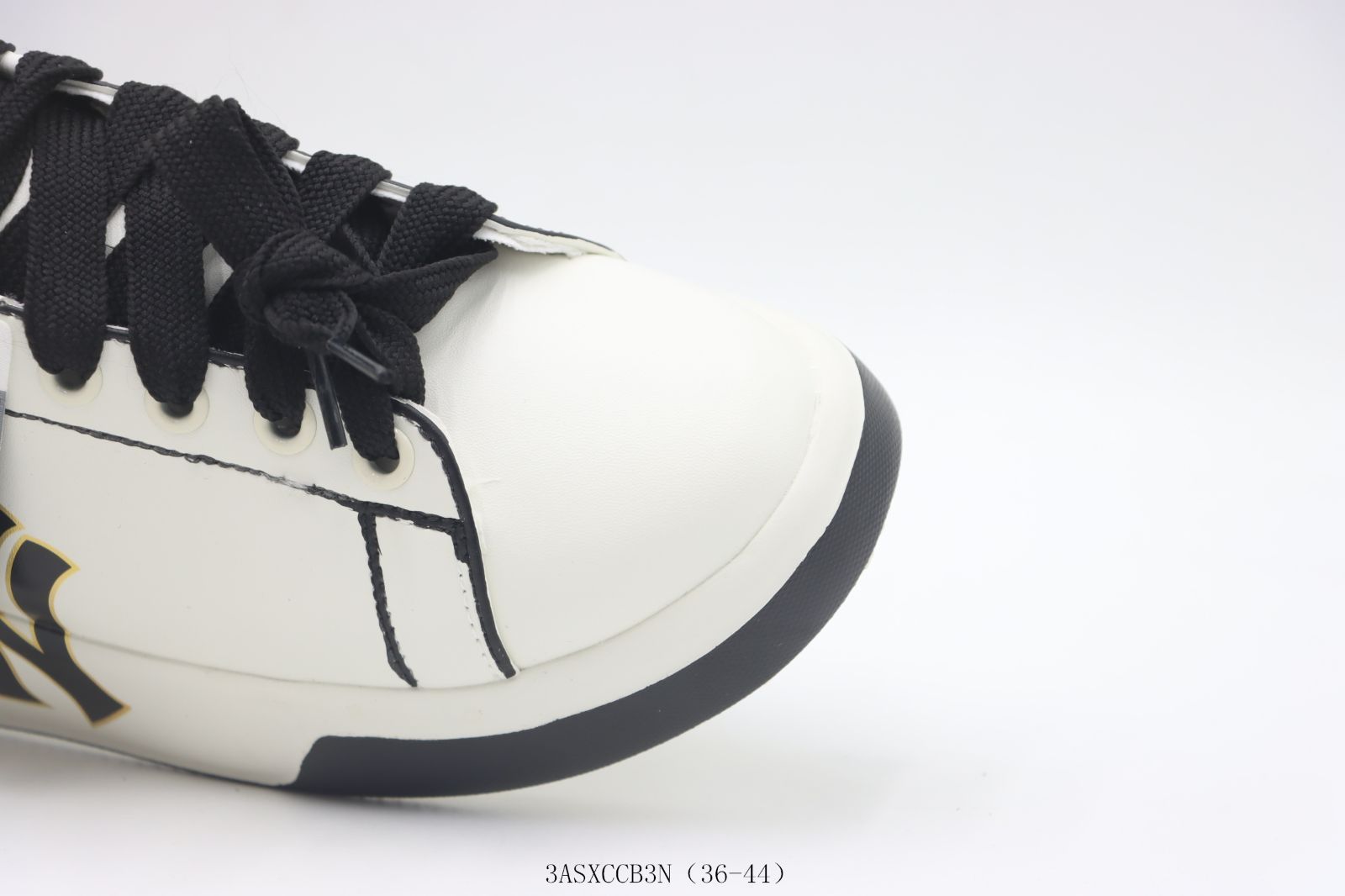 エリヤン　 MLB KOREA NY New York Yankees CURVE RUNNER Y2K SNEAKERS ユニ