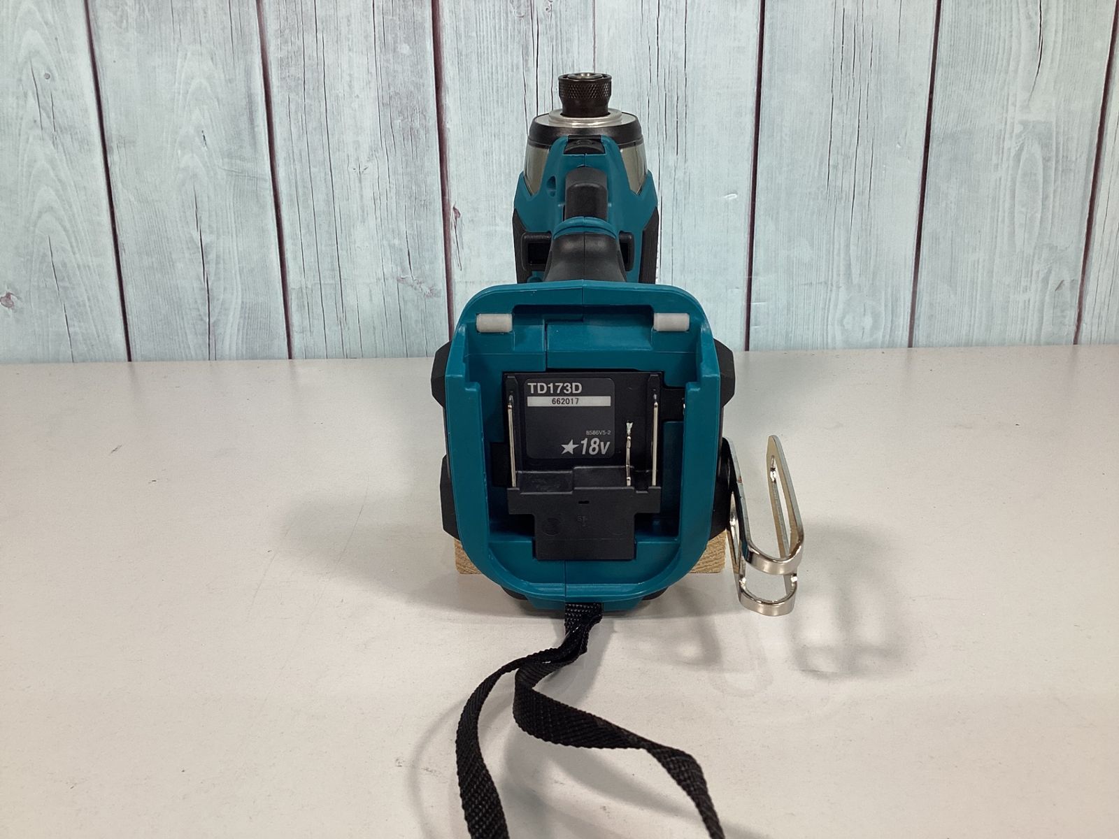 コードレスインパクトドライバー