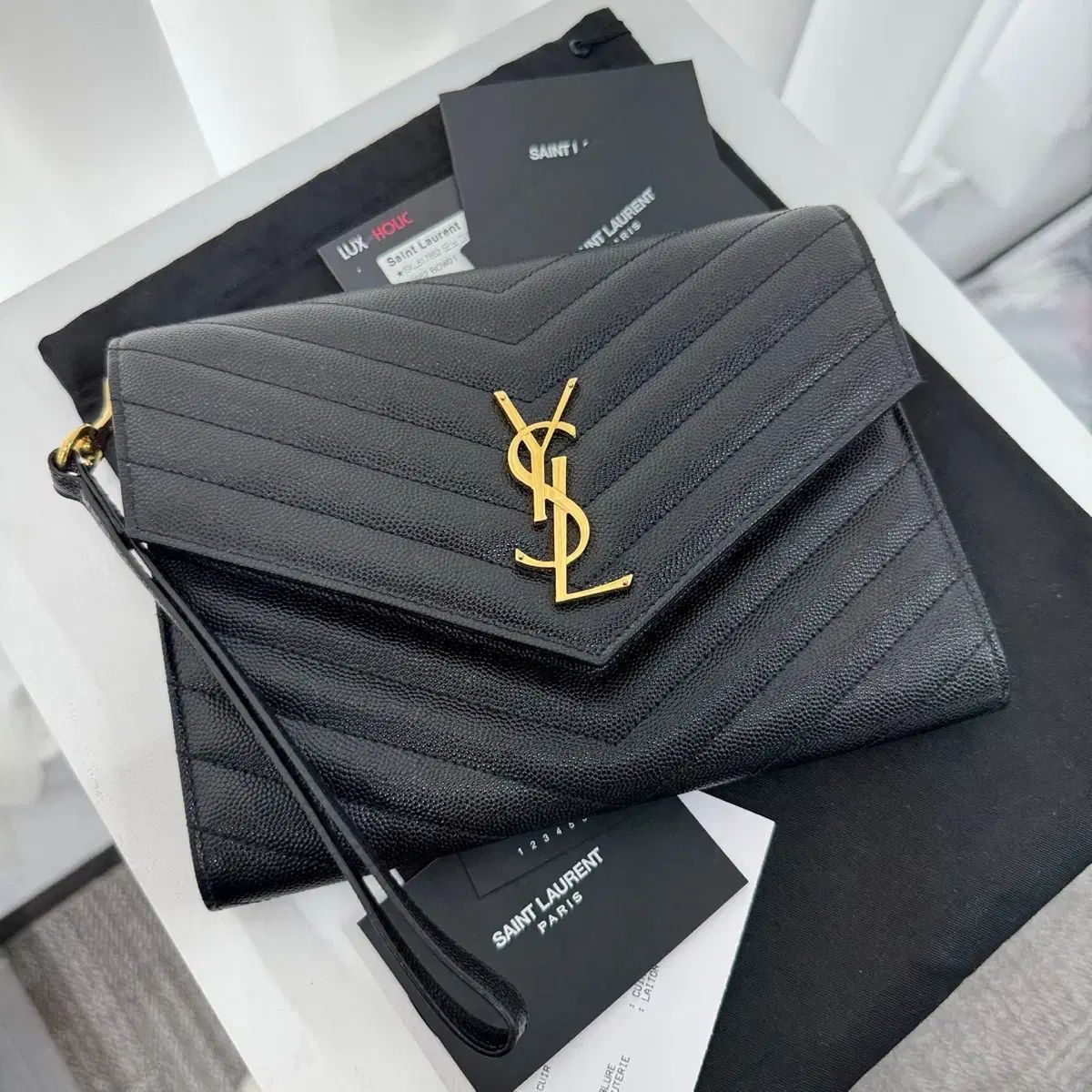 Saint Laurent サンローラン エンベロープ クラッチバッグ