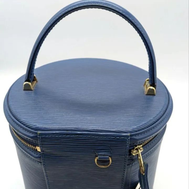 LOUIS VUITTON ルイヴィトン エピ カンヌ LOUIS VUITTON 【新品同様】ルイヴィトン エピ カンヌ シルバー