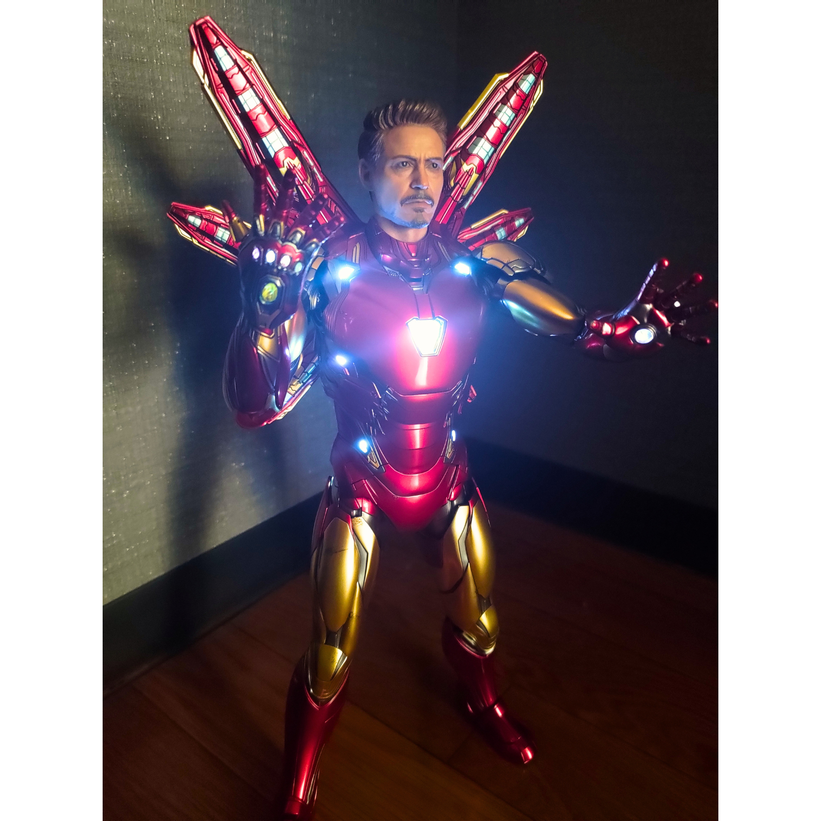 アイアンマン　ホットトイズ　マーク85　動作確認済　HOT TOYS　MARVEL