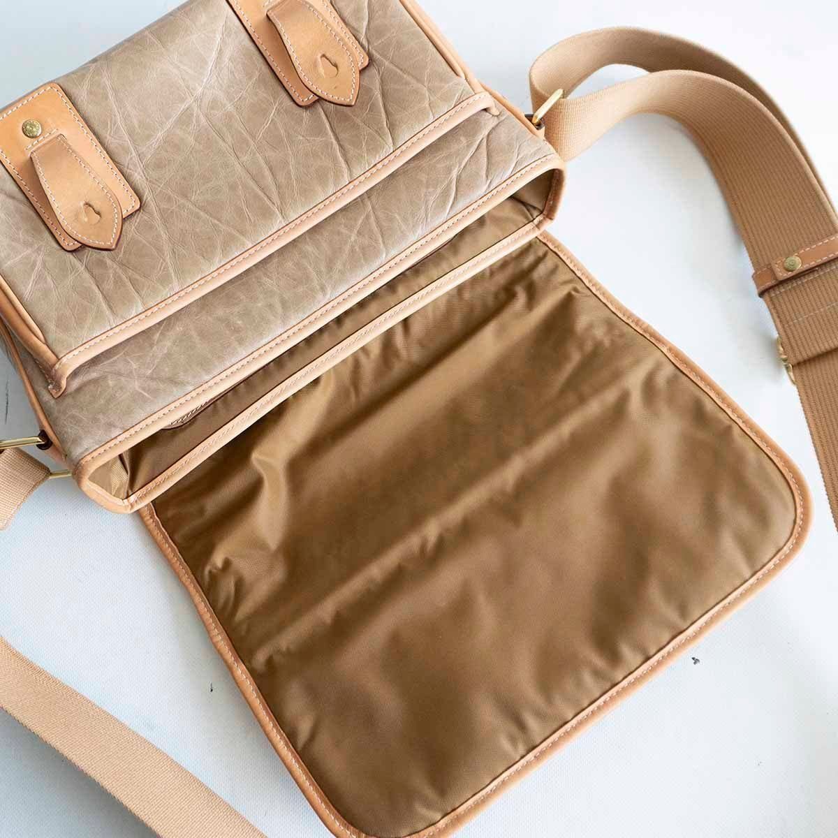 美品】HUNTING WORLD【バチュークロス ショルダーバッグ 美品】HUNTING WORLD【バチュークロス ショルダーバッグ