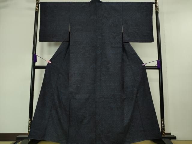 平和屋着物○本場結城紬 重要無形文化財 100亀甲 飛び亀甲 万寿菊