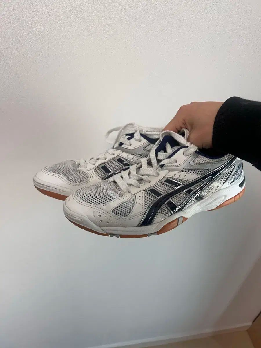 Asics アシックス 宝くじ 240
