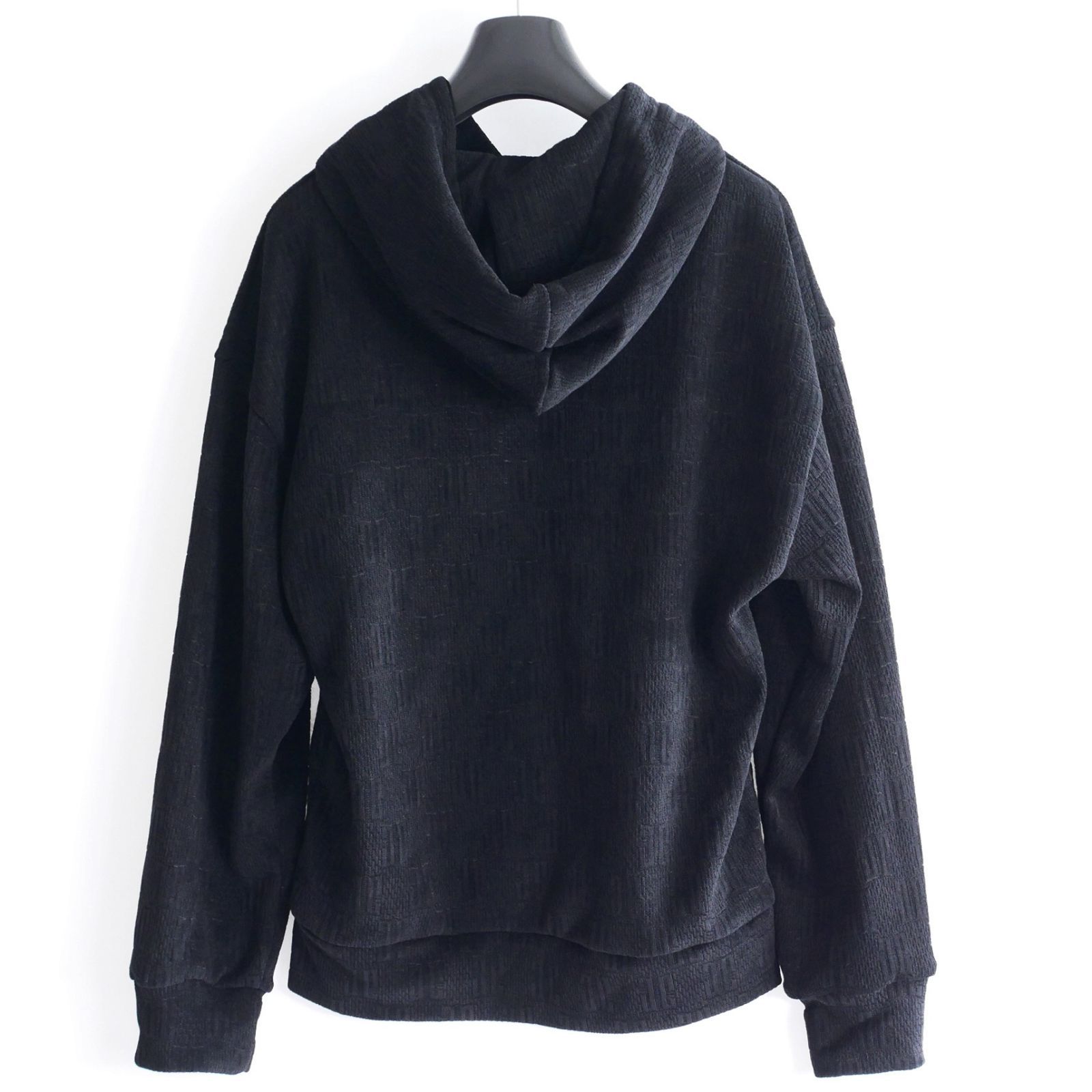 dt093●S●M●L●XL●XXL●選択可●ミラノの街着●MMメイドインイタリー●25-26秋冬●凹凸ジャカード調が大人のパーカー●黒●メンズ