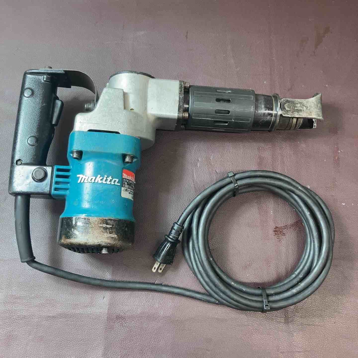 マキタ/makita 電動ハンマ HM0810 ケース付 中古品】 ☆マキタ マキタ/makita 電動ハンマ HM0810 ケース付 中古品】 ☆マキタ