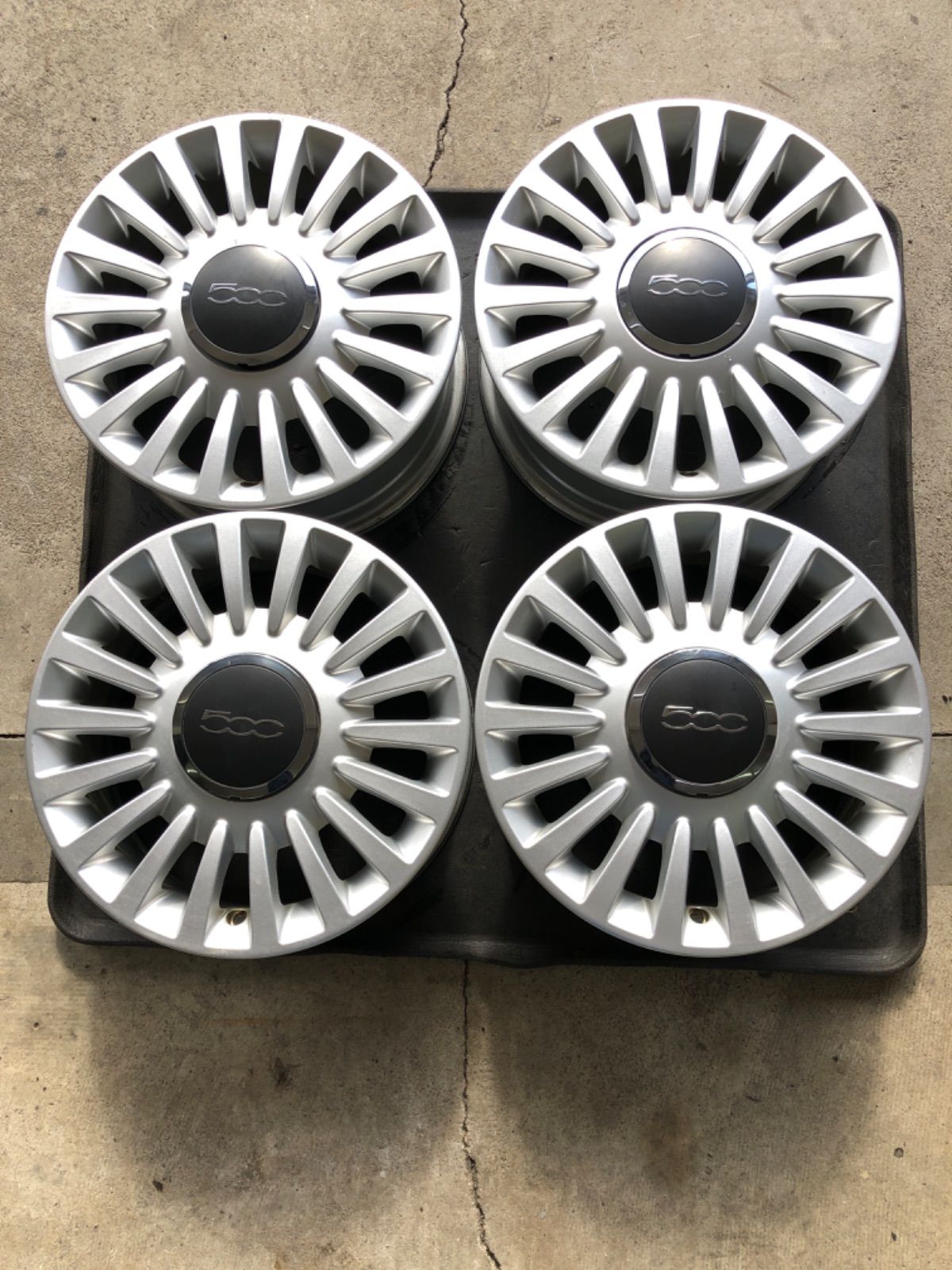 FIAT 500 15インチ 6J 35 4H PCD98 フィアット