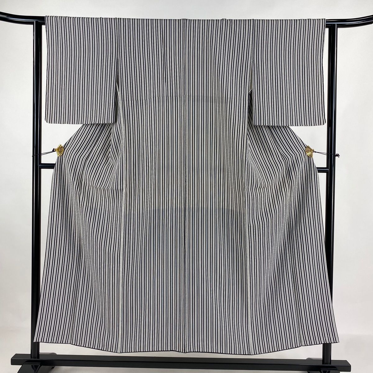 小紋 身丈150.5cm 裄丈62cm S 袷 縦縞 縮緬 黒 正絹 名品