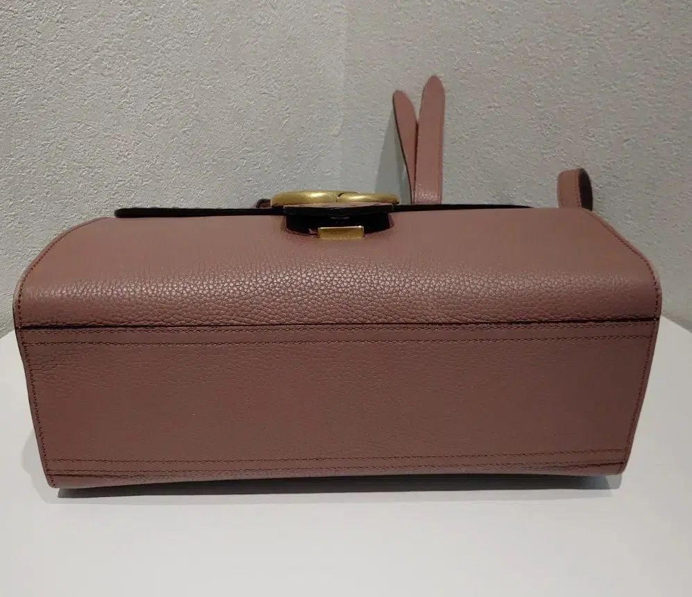 GUCCI(グッチ) マーモント トップハンドル スモールバッグ 本物 GUCCI(グッチ) マーモント トップハンドル スモールバッグ 本物