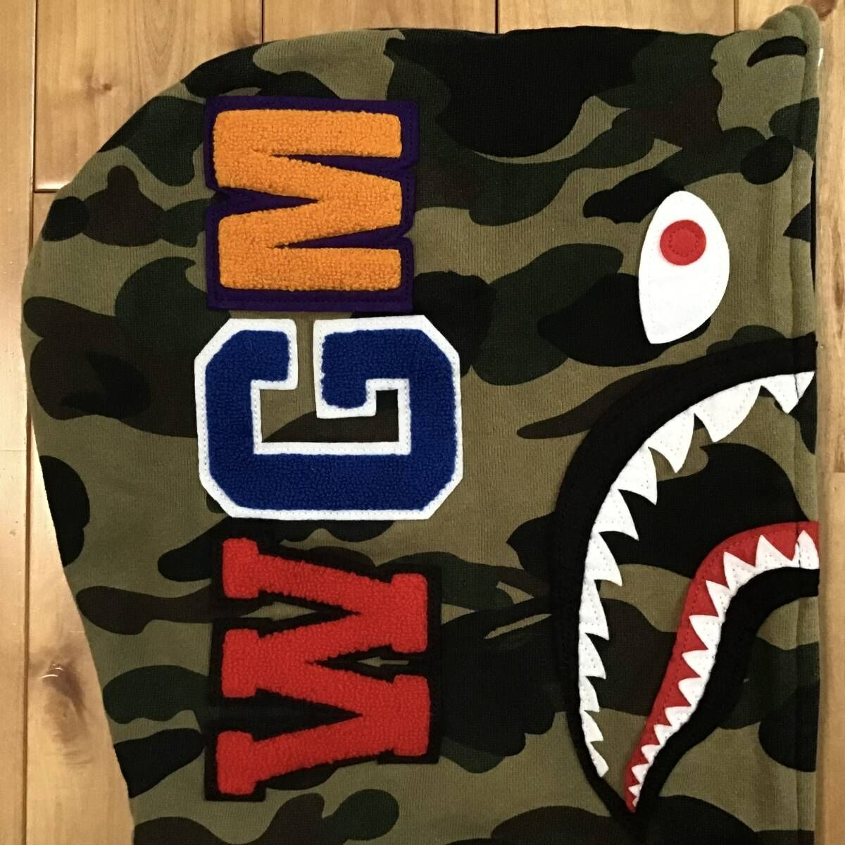 中綿キルティング シャーク パーカー Mサイズ 1st camo shark full zip 